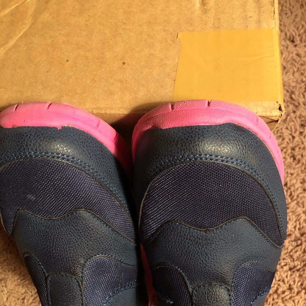 Like New-Navy Blue Clog Type Walking Shoes-8 1/2 M - Picture 3 of 6